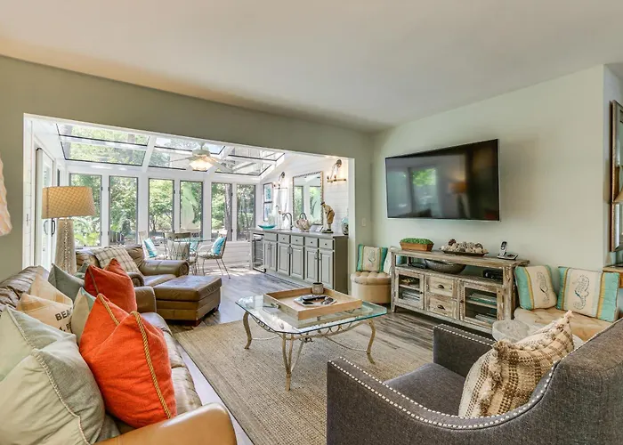 Modern Hilton Head Retreat: Walk To Beach & Golf!