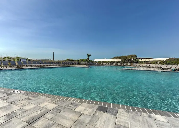 Community Pool & Bikes: Hilton Head Family Condo